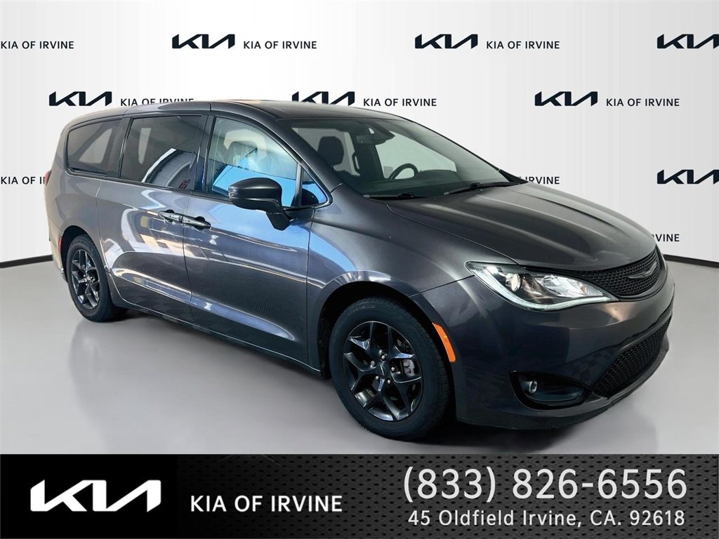 Used 2019 Chrysler Pacifica Touring Plus w/ S Appearance Package FWD image 1