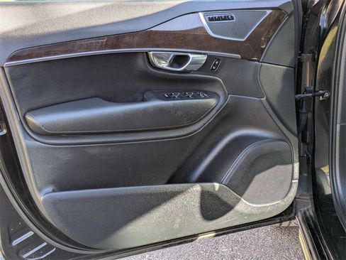 Used 2016 Volvo XC90 T8 Momentum w/ Vision Package image 24