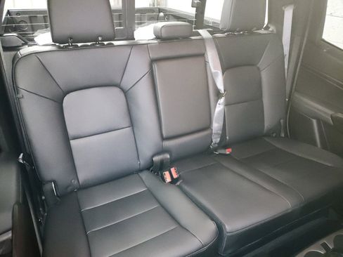 New 2026 GMC Canyon Elevation w/ Convenience Package image 11