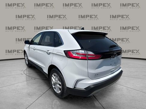 Used 2024 Ford Edge SEL w/ Convenience Package AWD/4WD image 3