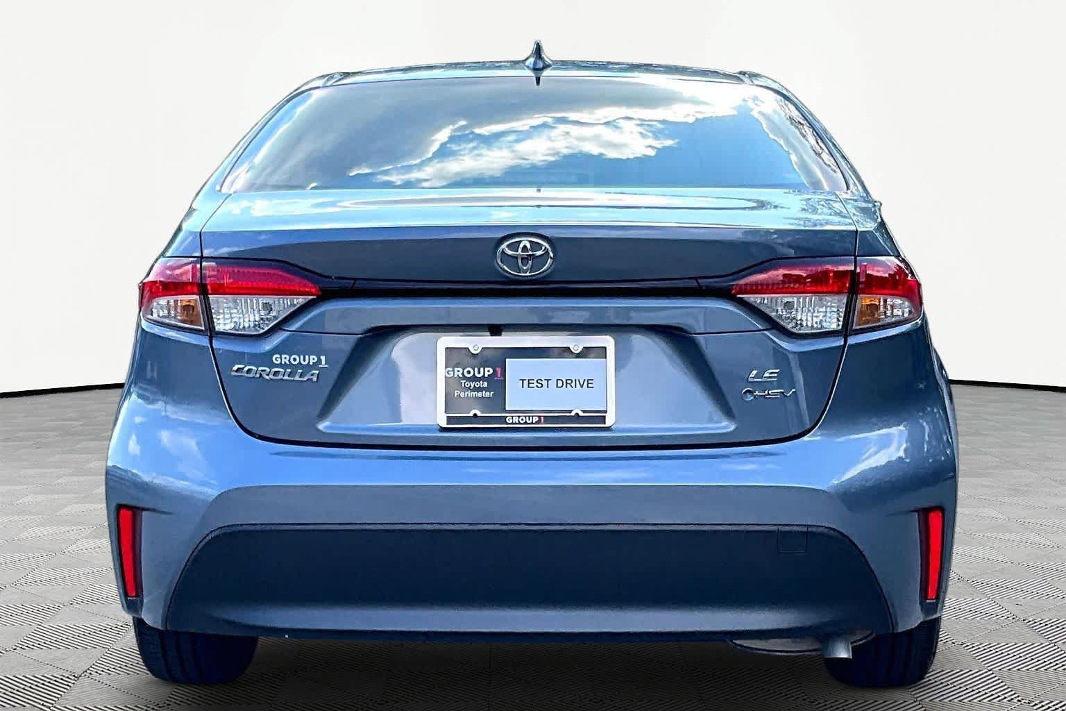 Used 2026 Toyota Corolla LE FWD image 5