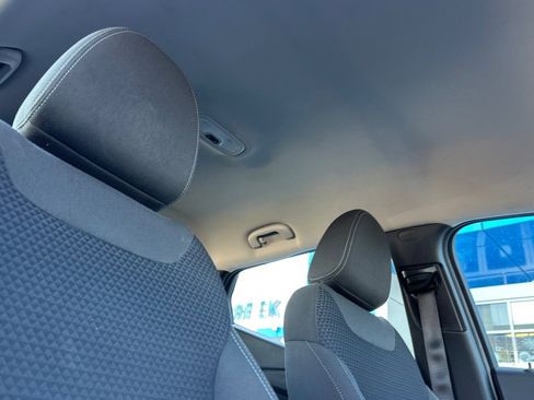 Used 2022 Chevrolet Bolt EUV LT w/ Comfort Package image 21