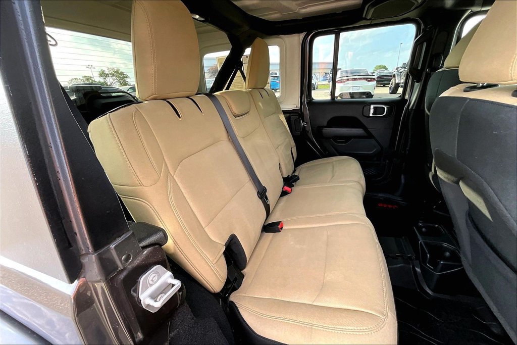 Used 2021 Jeep Wrangler Unlimited Sahara AWD/4WD image 25