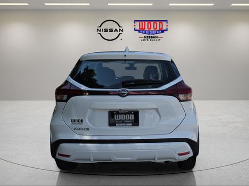 Certified 2025 Nissan Kicks Play S FWD image 3