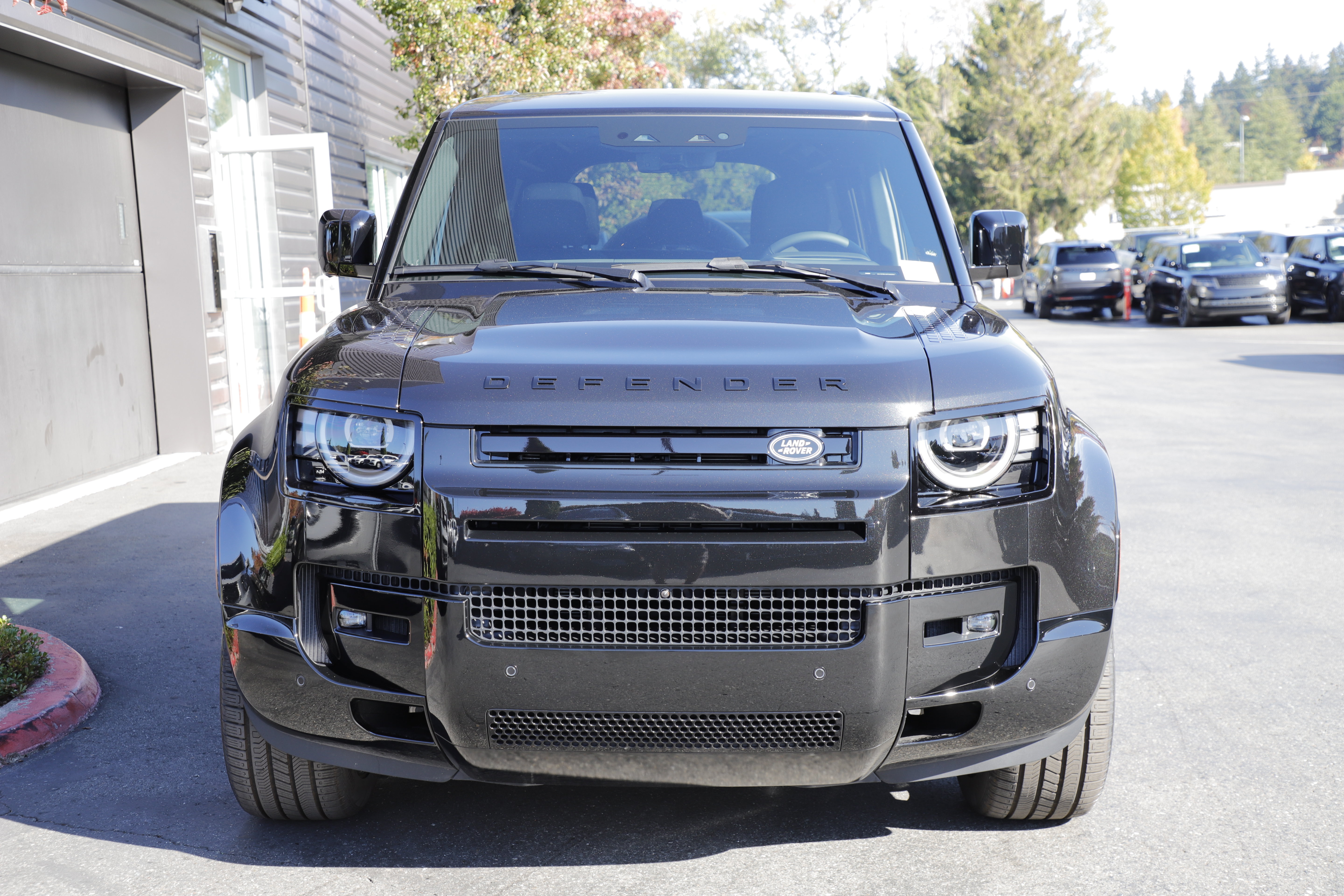 New 2026 Land Rover Defender 110 X-Dynamic SE AWD/4WD image 4