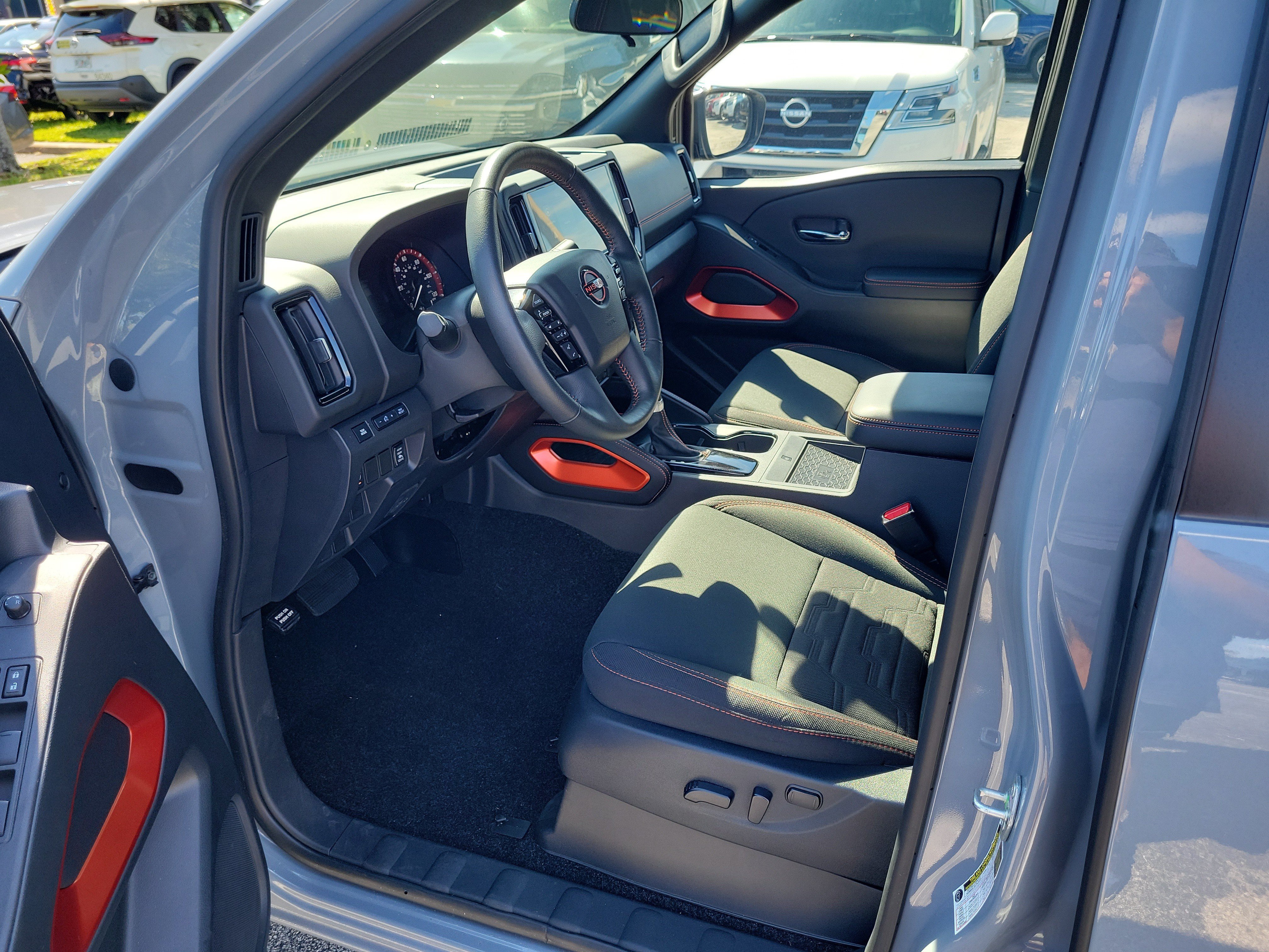 Certified 2025 Nissan Frontier Pro-X w/ Pro Convenience Package RWD image 11