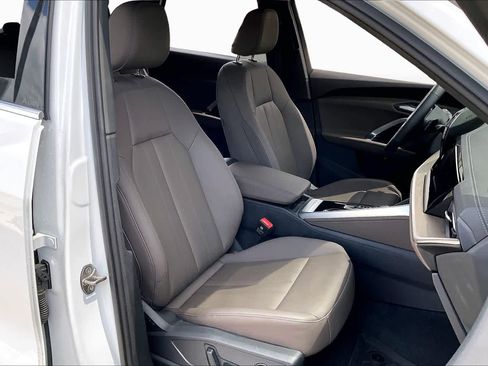 Used 2025 Audi Q5 Premium w/ Convenience Package AWD/4WD image 9