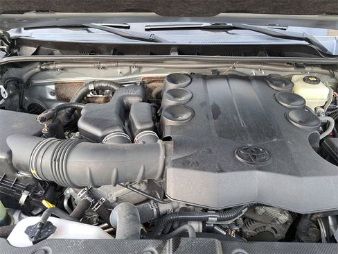 Used 2020 Toyota 4Runner SR5 image 14