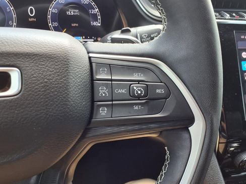 Used 2024 Jeep Grand Cherokee L Laredo RWD image 17