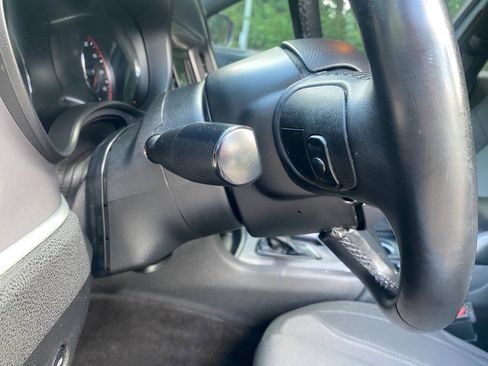 Used 2019 Dodge Charger SXT w/ Blacktop Package RWD image 18