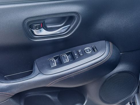 Used 2025 Honda HR-V Sport image 16