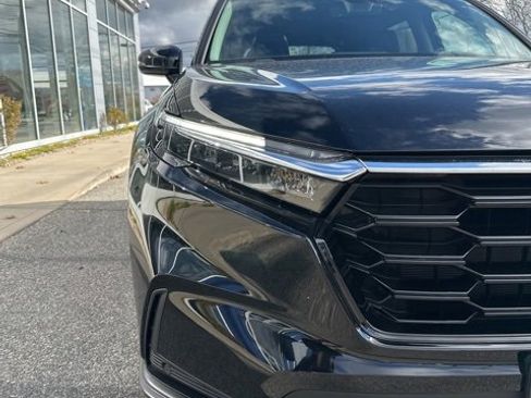 Used 2025 Honda CR-V EX-L image 3