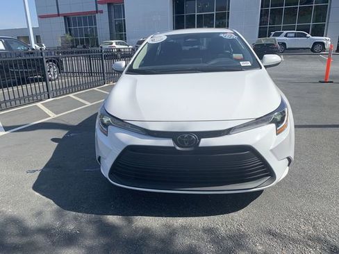 Certified 2025 Toyota Corolla LE image 3