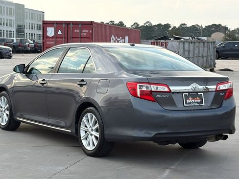 Used 2014 Toyota Camry L image 7