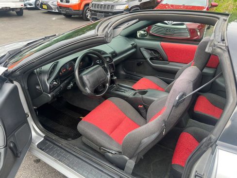 Used 1995 Chevrolet Camaro LT RWD image 26