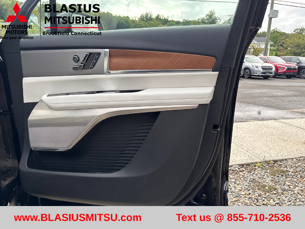 Used 2026 Cadillac Vistiq Sport AWD/4WD image 58