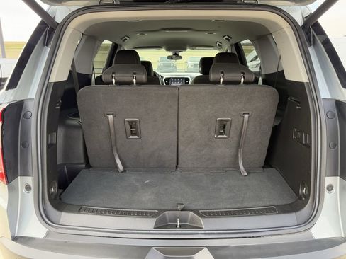 Used 2023 GMC Acadia SLE w/ Driver Convenience Package image 32