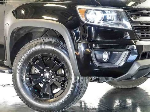 Certified 2019 Chevrolet Colorado Z71 w/ Z71 Midnight Edition AWD/4WD image 4