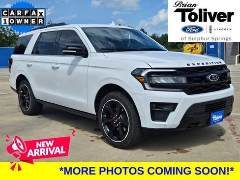 Used 2022 Ford Expedition Limited AWD/4WD image 1