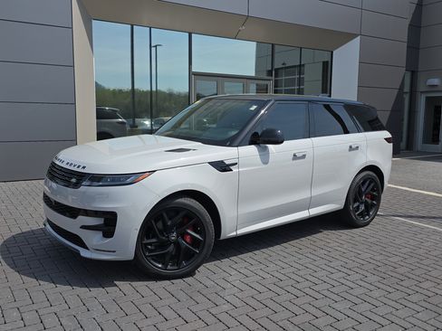 Used 2024 Land Rover Range Rover Sport Dynamic SE image 1