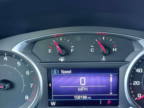 Used 2022 GMC Acadia SLE w/ Driver Convenience Package FWD image 19