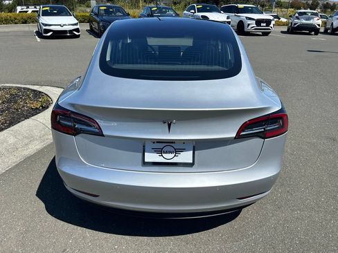 Used 2018 Tesla Model 3 Long Range RWD image 4