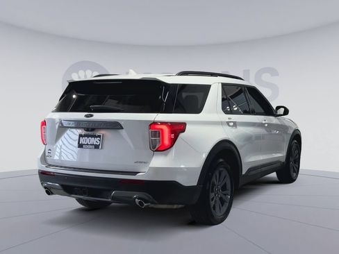 Used 2023 Ford Explorer XLT w/ Equipment Group 202A AWD/4WD image 11