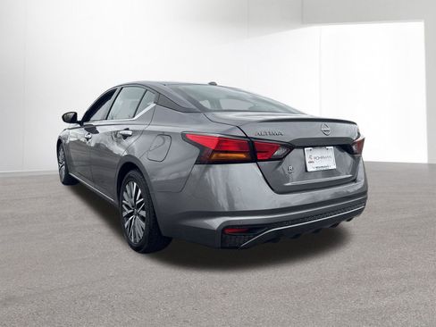Used 2024 Nissan Altima 2.5 SV image 28