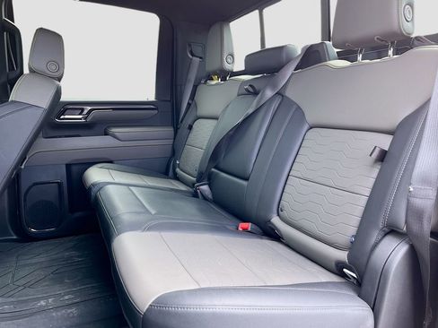 Used 2024 Chevrolet Silverado 2500 ZR2 w/ Technology Package AWD/4WD image 26