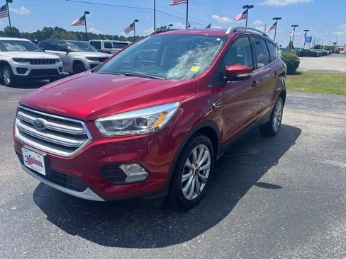Used 2018 Ford Escape Titanium AWD/4WD image 4
