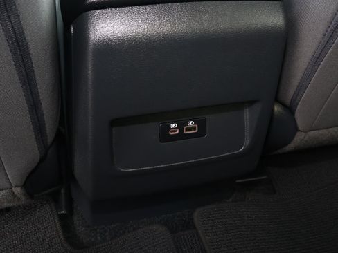 Used 2025 Nissan Frontier SV image 13