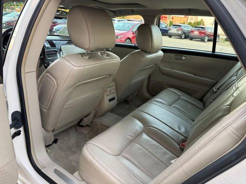 Used 2010 Cadillac DTS Luxury image 12