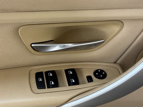 Used 2013 BMW 320i Sedan RWD image 13