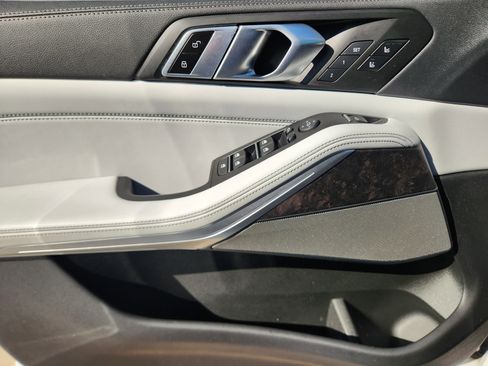 Used 2023 BMW X5 xDrive40i w/ Executive Package image 27