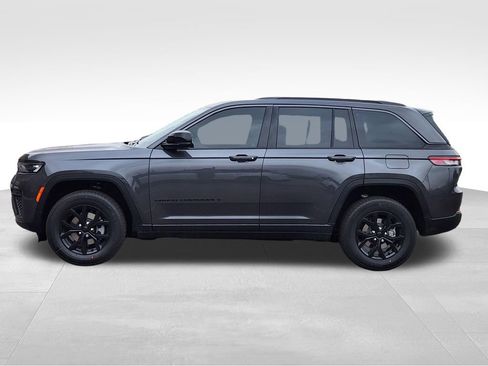 New 2026 Jeep Grand Cherokee Altitude AWD/4WD image 4