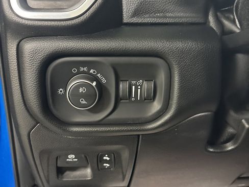 Used 2021 RAM 1500 Laramie w/ Sport Appearance Package image 11