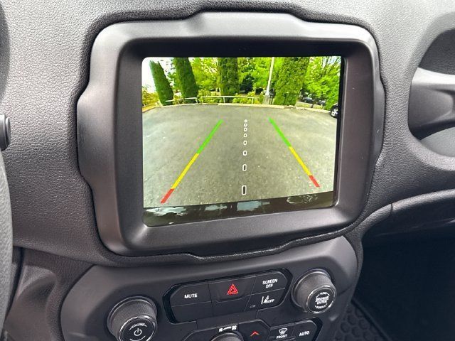 Used 2023 Jeep Renegade Latitude AWD/4WD image 28