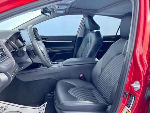 Used 2023 Toyota Camry SE w/ Cold Weather Package image 12