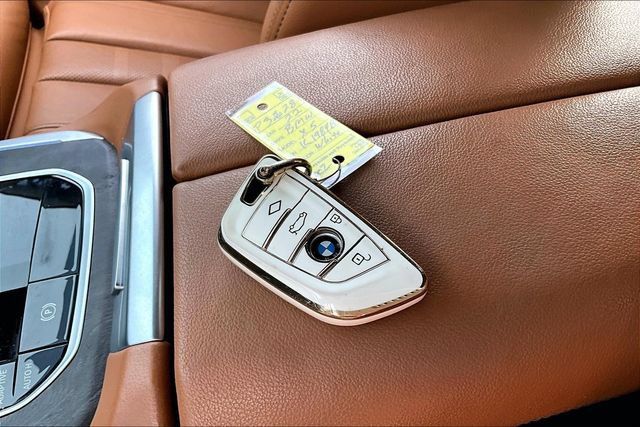Used 2022 BMW X5 sDrive40i w/ Premium Package RWD image 35