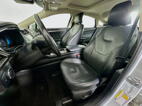 Used 2019 Ford Fusion Titanium image 13