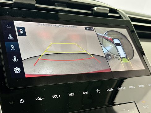 Used 2023 Hyundai Tucson Limited AWD/4WD image 14