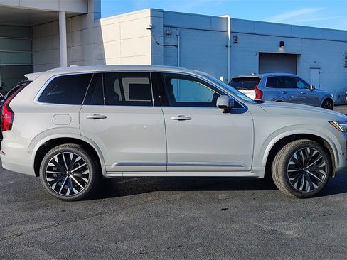New 2026 Volvo XC90 B6 Ultra image 2