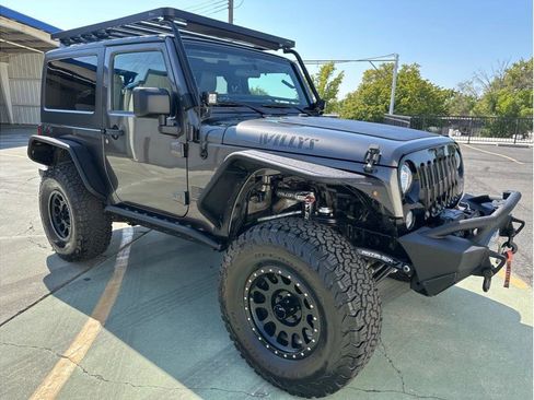 Used 2018 Jeep Wrangler Sport image 6