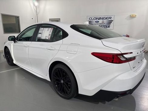 New 2026 Toyota Camry SE image 6