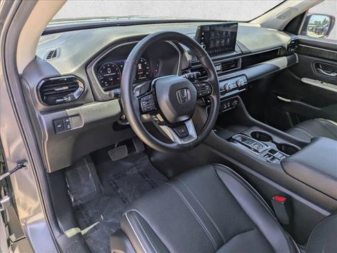 Used 2025 Honda Pilot Elite image 10