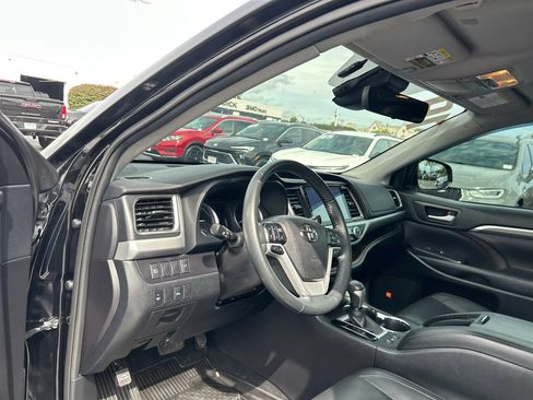 Used 2019 Toyota Highlander Limited AWD/4WD image 19