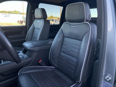 Used 2024 GMC Sierra 2500 AT4X AWD/4WD image 12