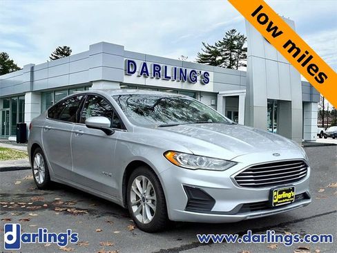 Used 2019 Ford Fusion SE image 3