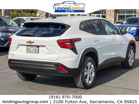 Used 2024 Chevrolet Trax LS FWD image 4