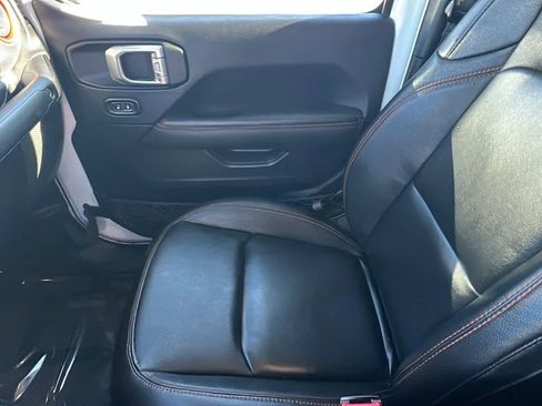 Used 2021 Jeep Gladiator Mojave image 12